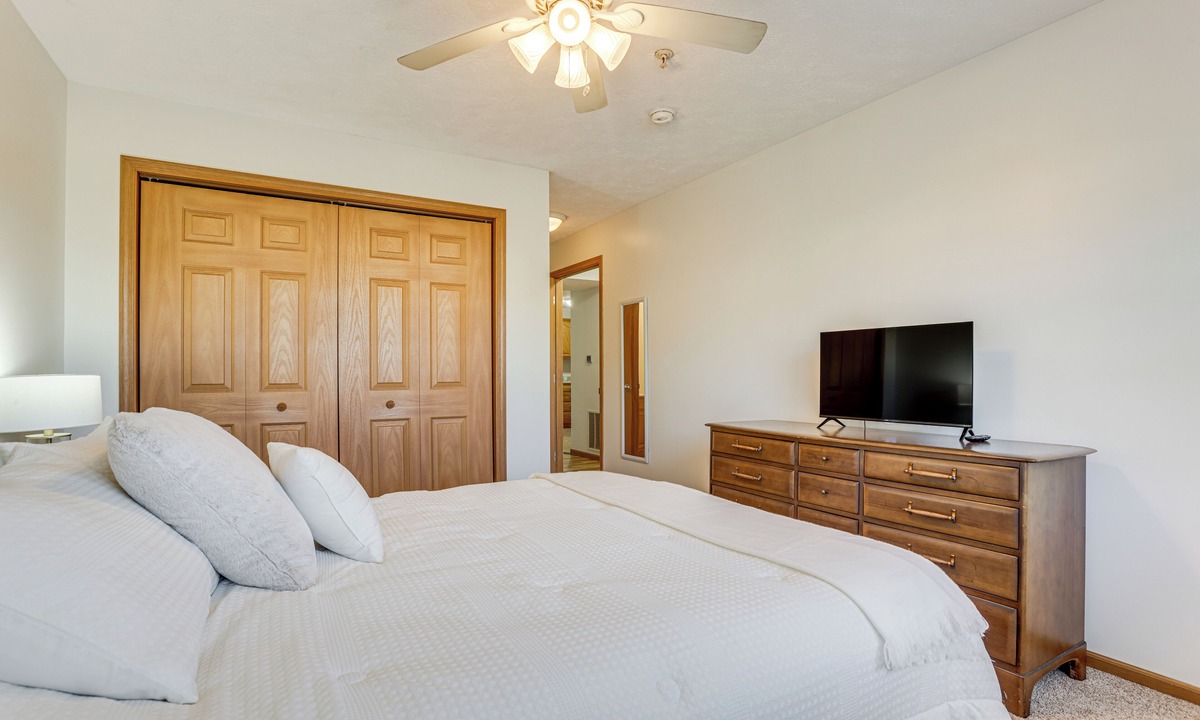 Morgantown Condo | 3 Mi to WVU: Condo w/Deck in Morgantown