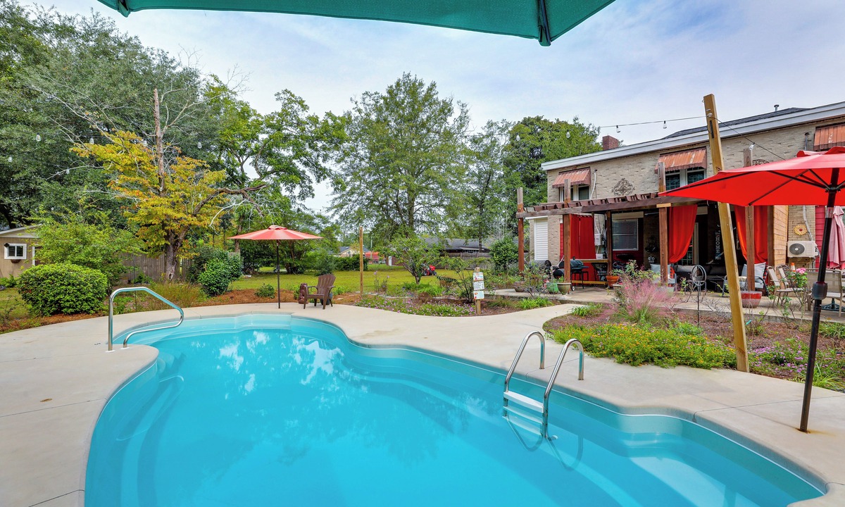 Sumter Apartment | Backyard Oasis w/Pool: Sunny Sumter Studio!