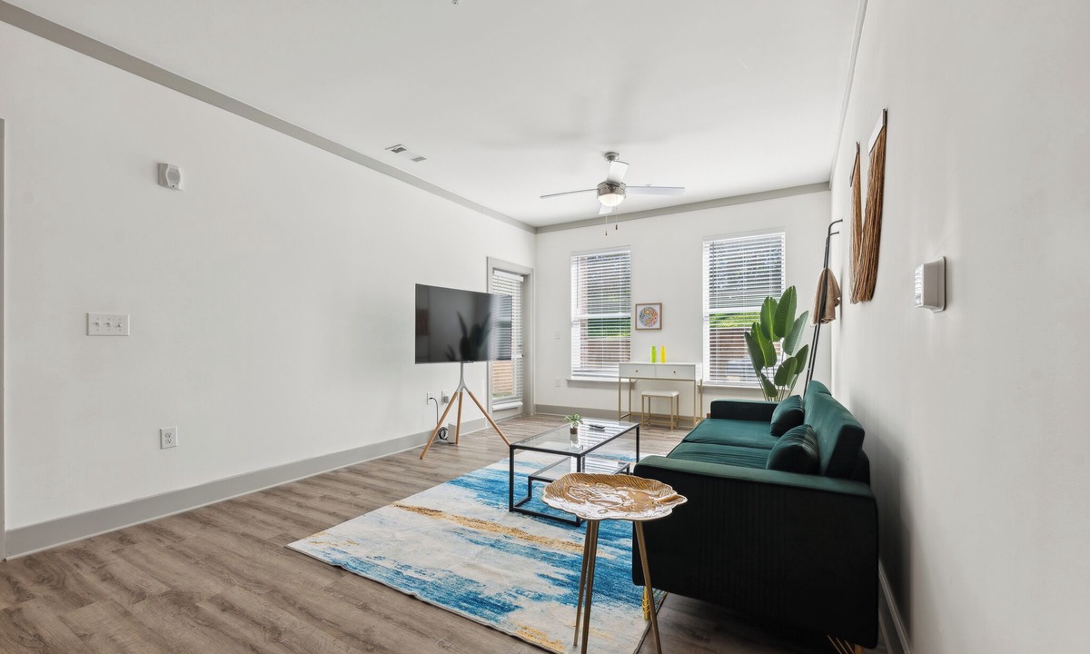 Farragut Apartment | Overlook 3005 Luxe Modern Corporate 2Bd Apt