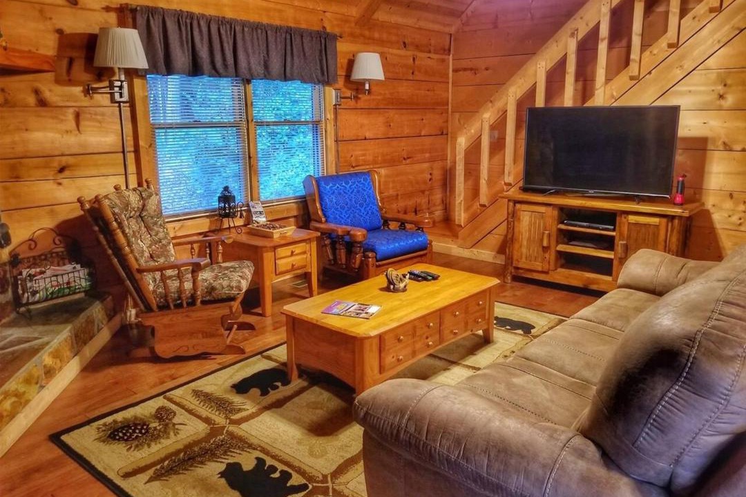 Morganton House | Trail`s End-Hot tub-wifi,-pets ok-Pool Table-Fireplace-Screened Porch-Activities