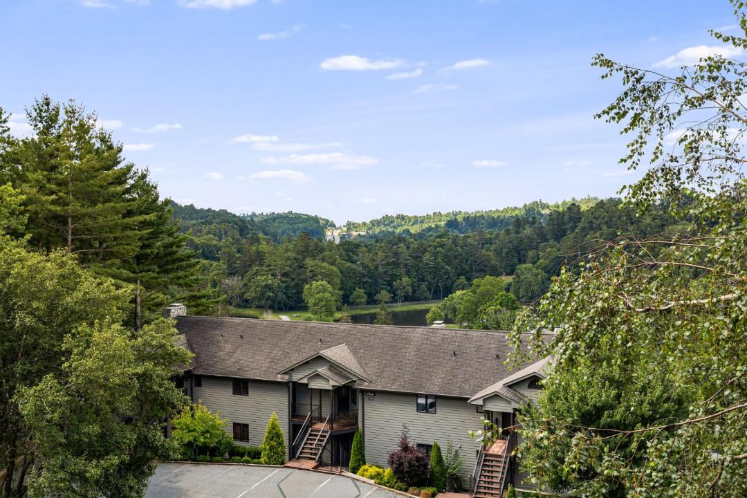 Blowing Rock Apartment | Newly Renovated Chetola 2BR Condo in Blowing Rock