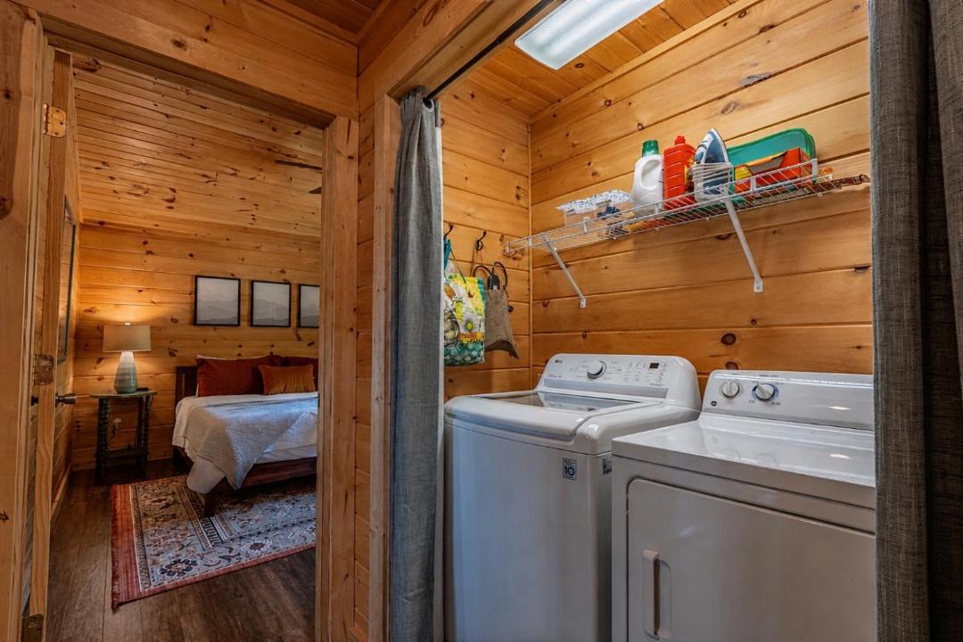 Frank House | scenic and romantic cabin- 20 min to Blowing Rock