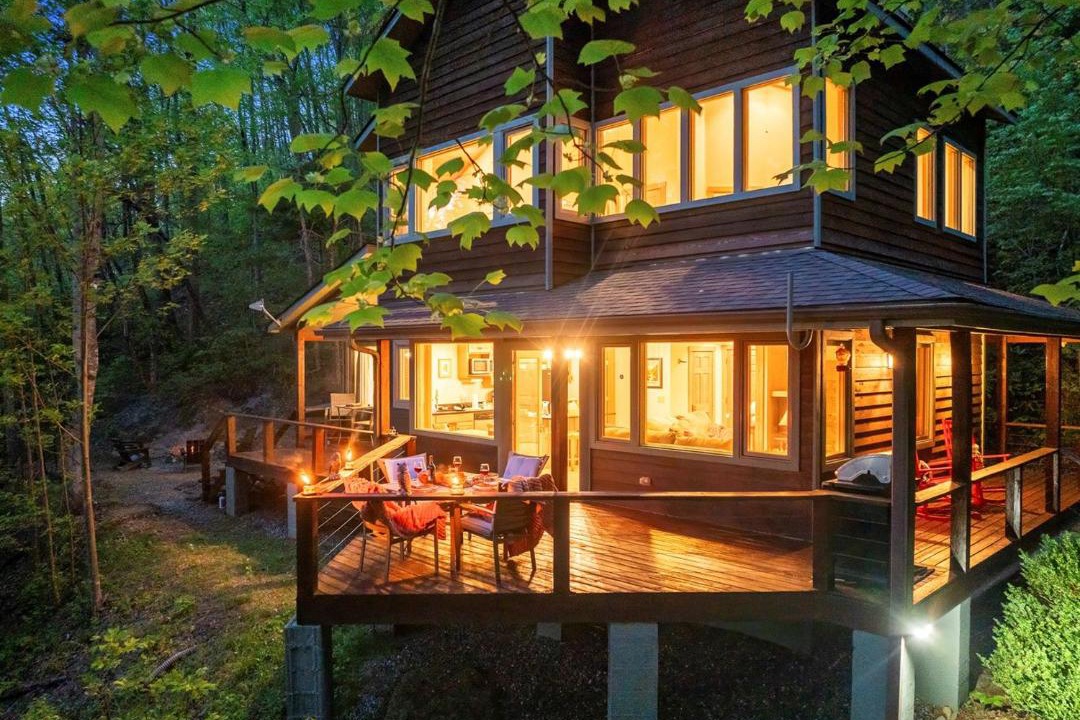 Bryson City Ski Chalet | Secluded Smoky Mountain Cabin, Firepit and Views