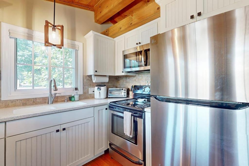 Sunset Cove House | Little Lake Cottage