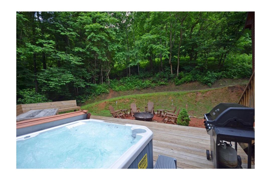 Almond House | Free Estate Tours -Tranquil Family Cabin- Clingman's Dome + Lake Views