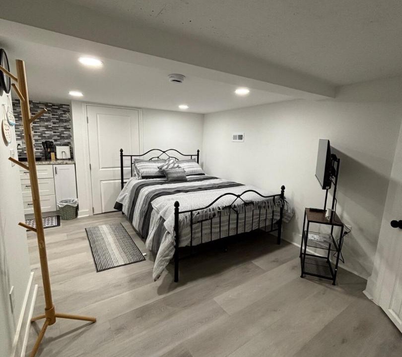 Taylors Apartment | Private&Modern cozy studio near GSP airport & BMW