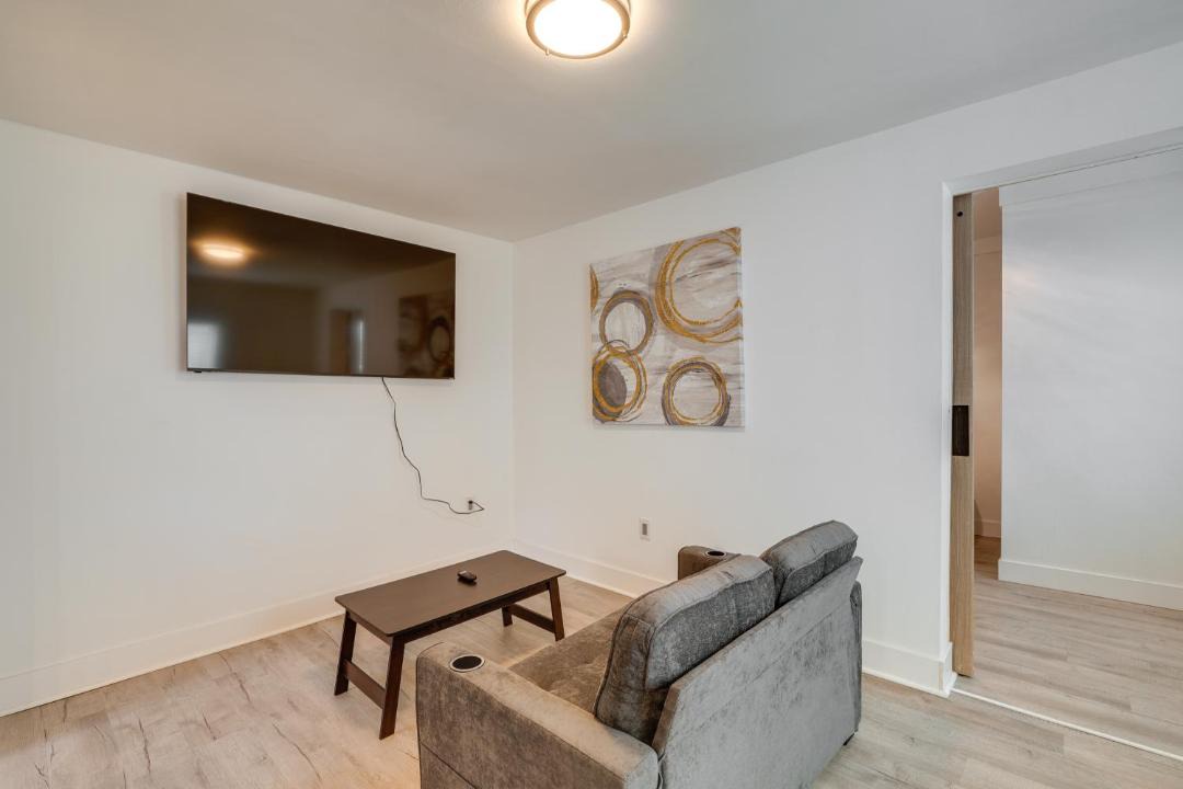 Bellepoint Apartment | Walkable Hinton Getaway: Raft New River Gorge!