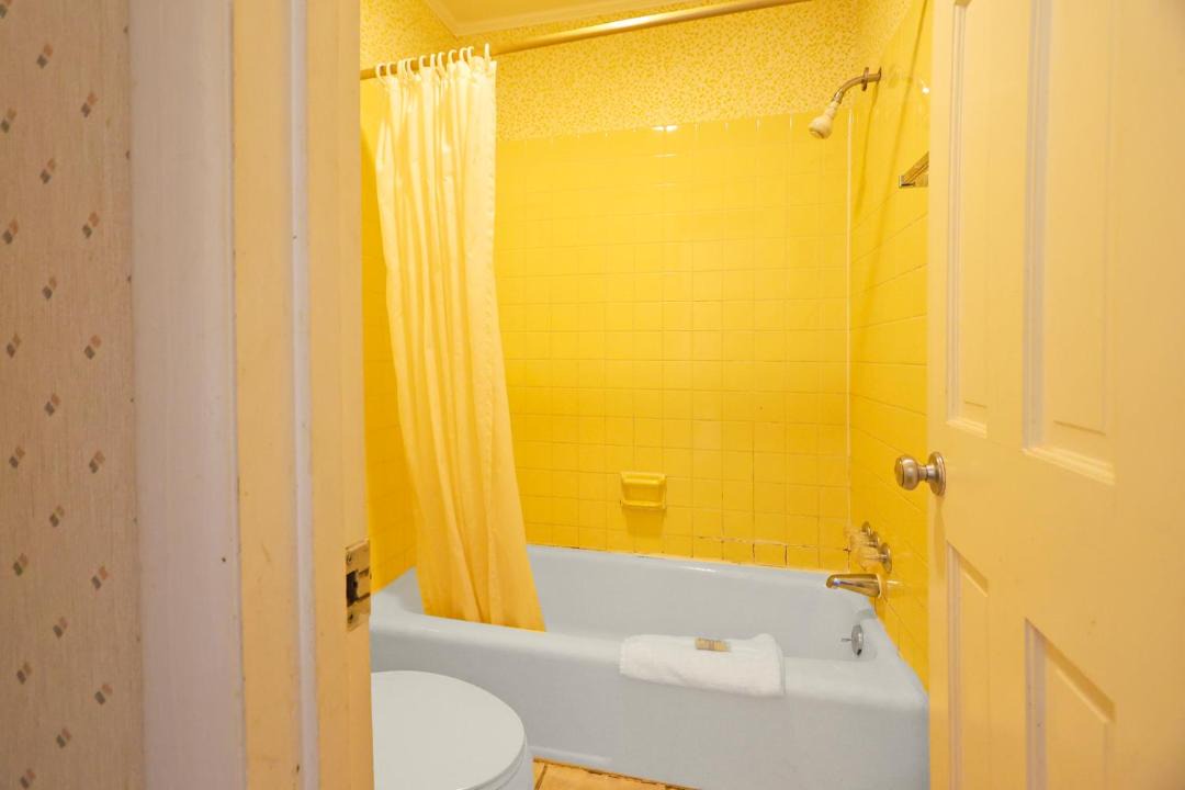 Lewisburg Hotel | Hotel O Relax Inn Lewisburg near I-64