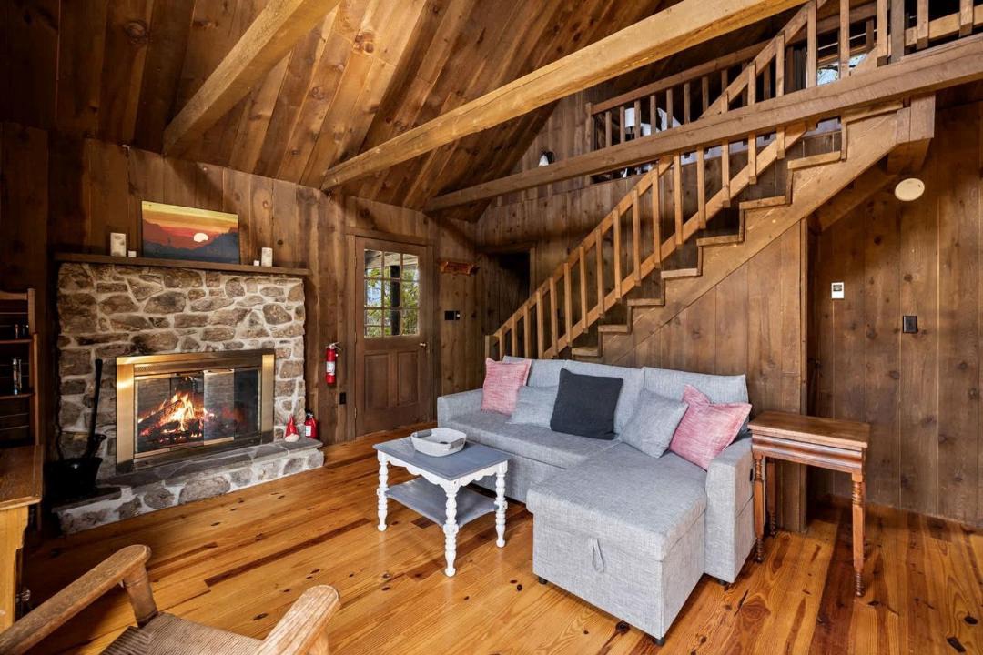 Mathias House | Vibrant Woodland Cabin Sanctuary near Great Cacapon River in West Virginia