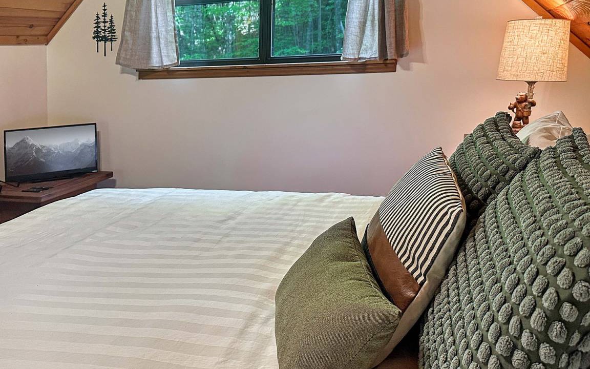 Photo of Bedroom in Robbinsville