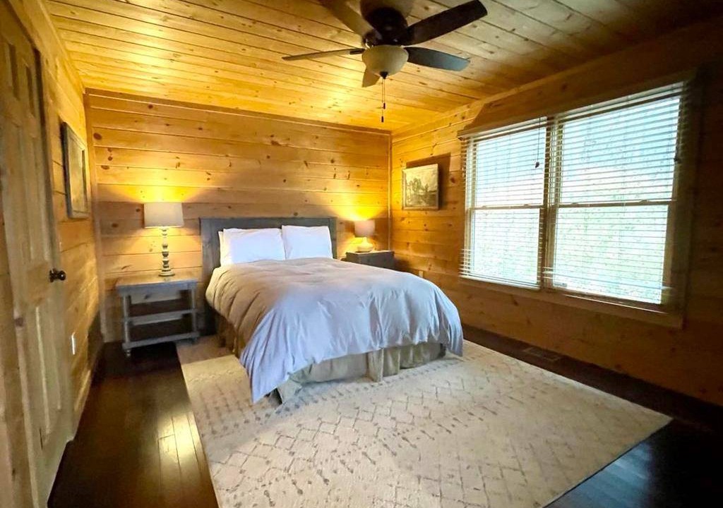 Photo of Bedroom in Bryson City