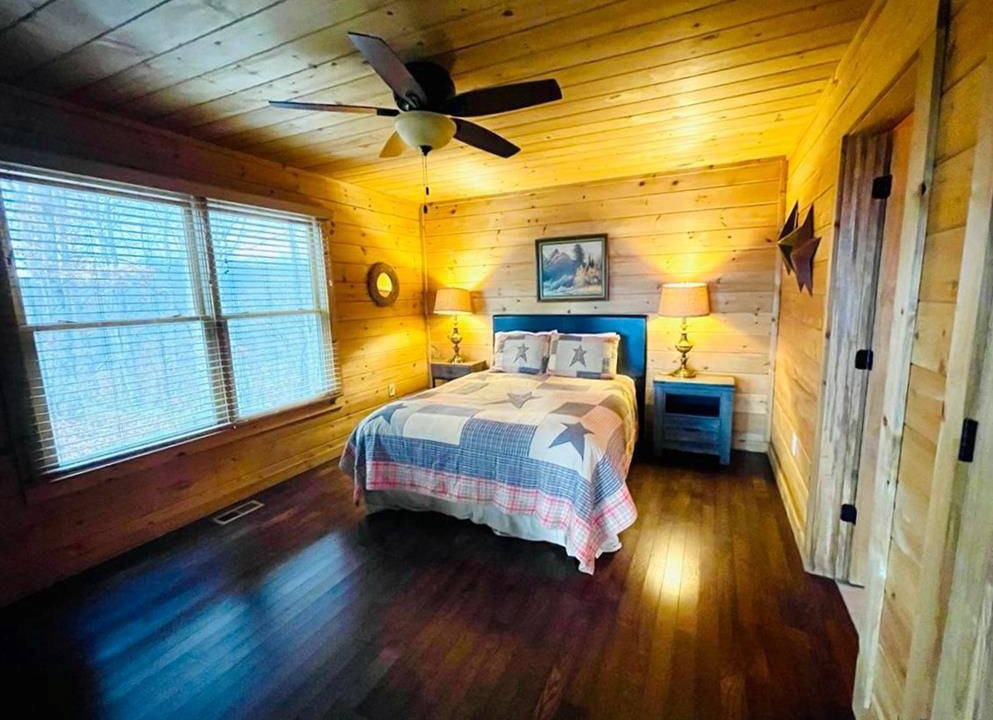 Photo of Bedroom in Bryson City
