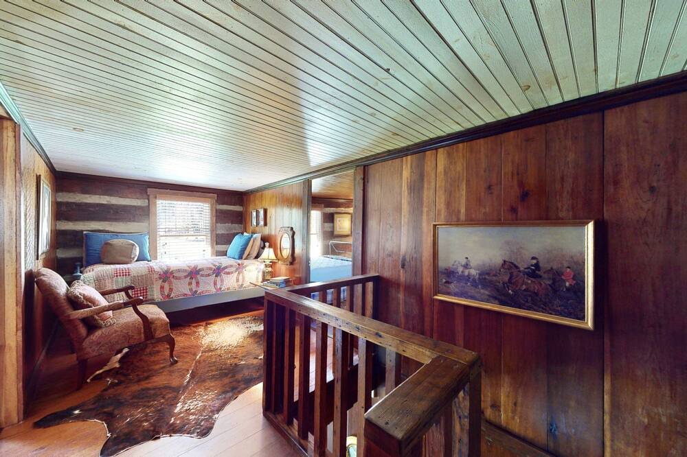 Photo of Bedroom in Saxon