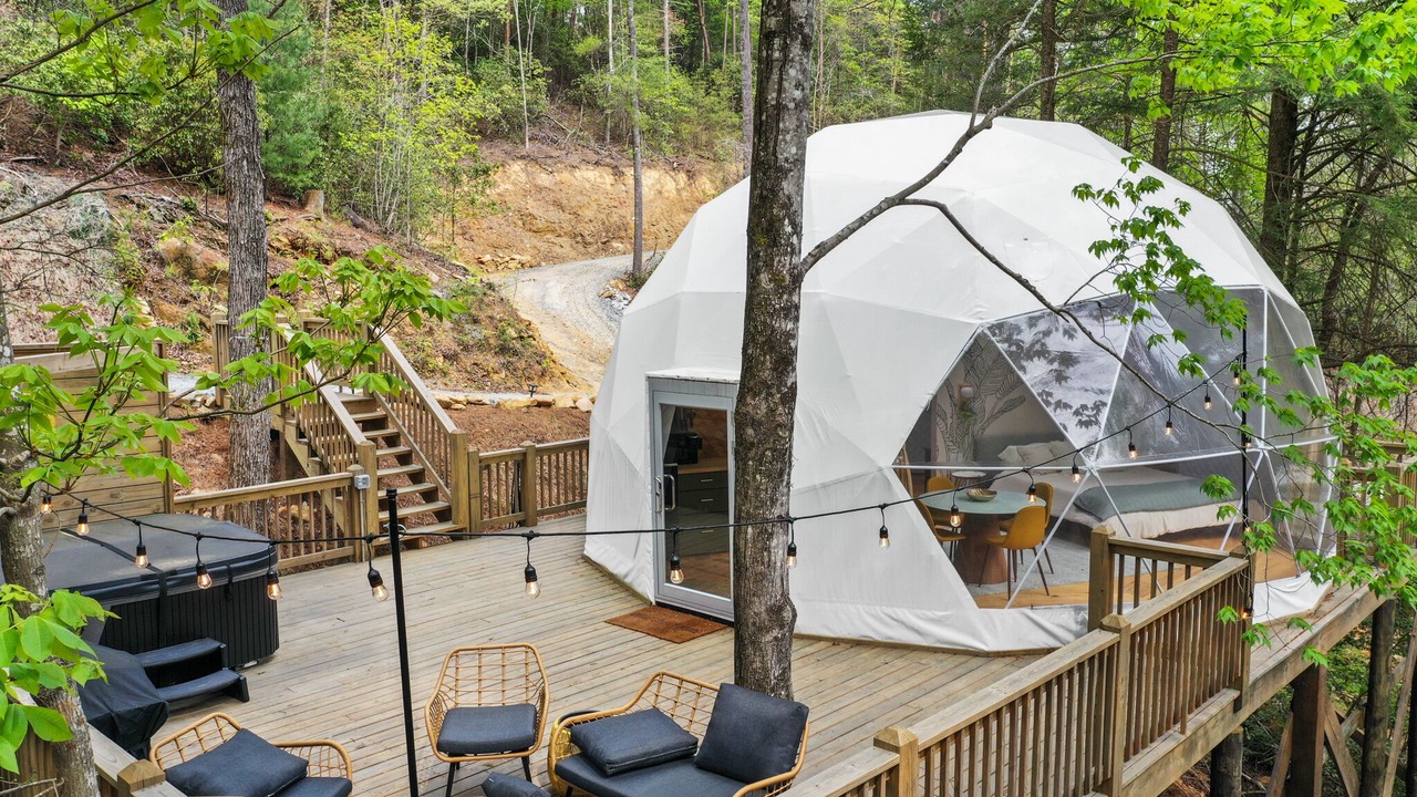 Photo of Outdoor in Cherry Log