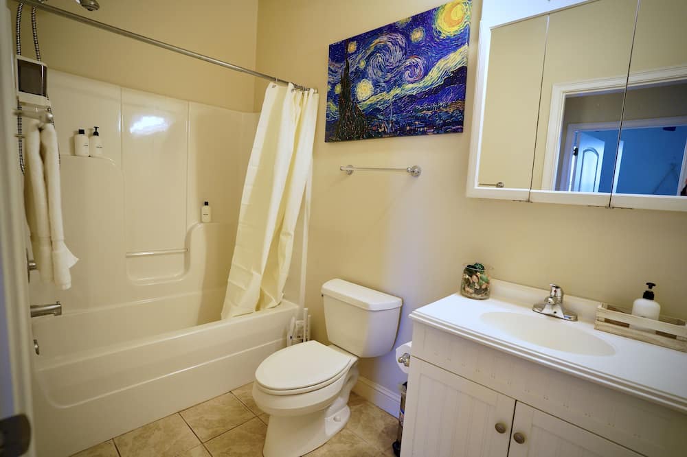 Photo of Bathroom in Burton