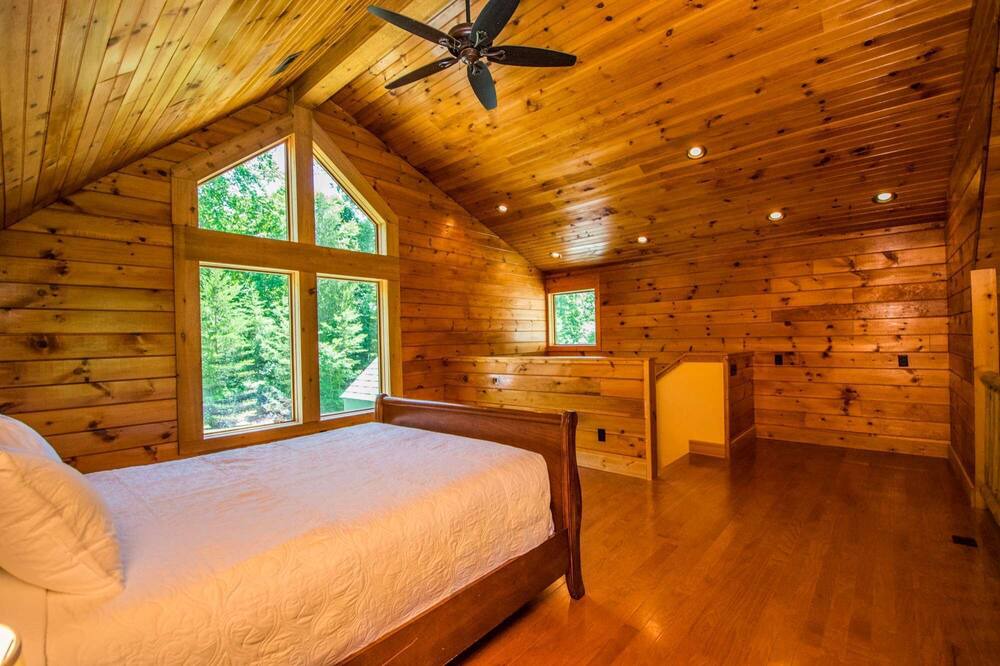 Photo of Bedroom in Clearwater Creek