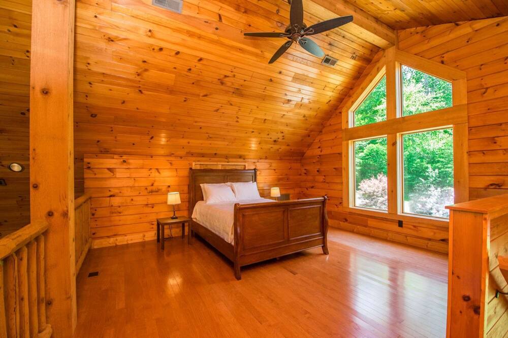Photo of Bedroom in Clearwater Creek