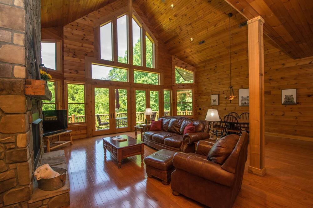 Photo of Livingroom in Clearwater Creek