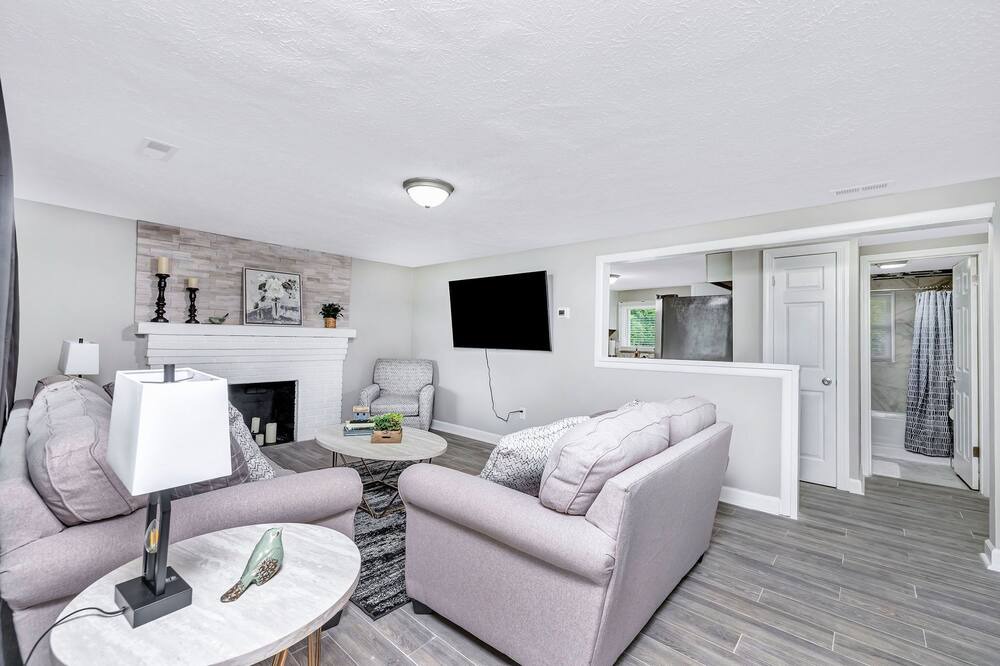 Photo of Livingroom in Mason