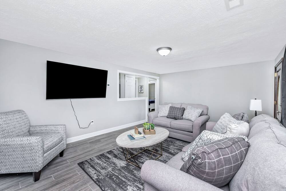 Photo of Livingroom in Mason