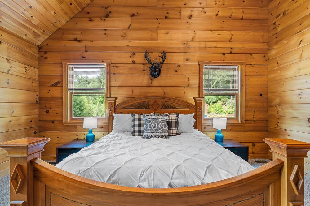 Photo of Bedroom in Black Mountain