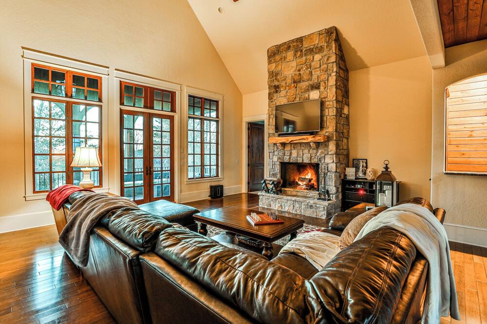 Photo of Livingroom in Toccoa