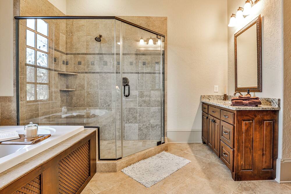 Photo of Bathroom in Toccoa