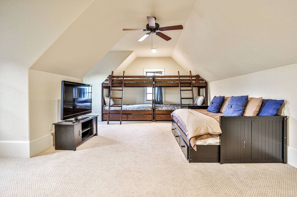 Photo of Bedroom in Toccoa