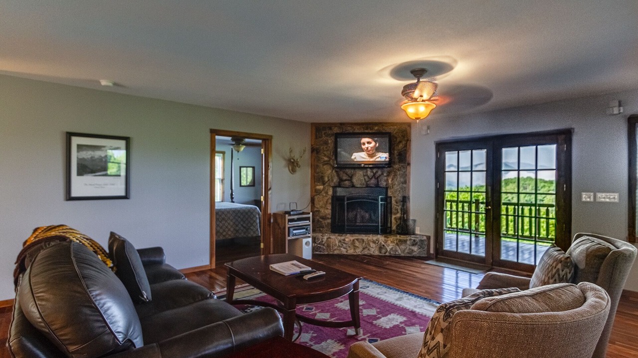 Photo of Livingroom in Bryson City