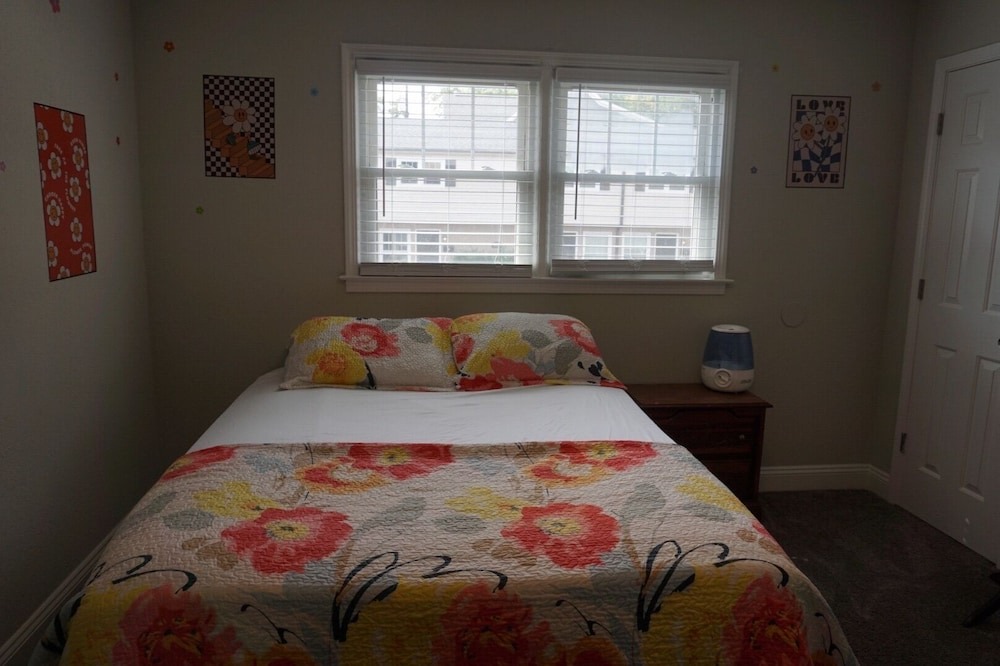 Photo of Bedroom in Villa Heights