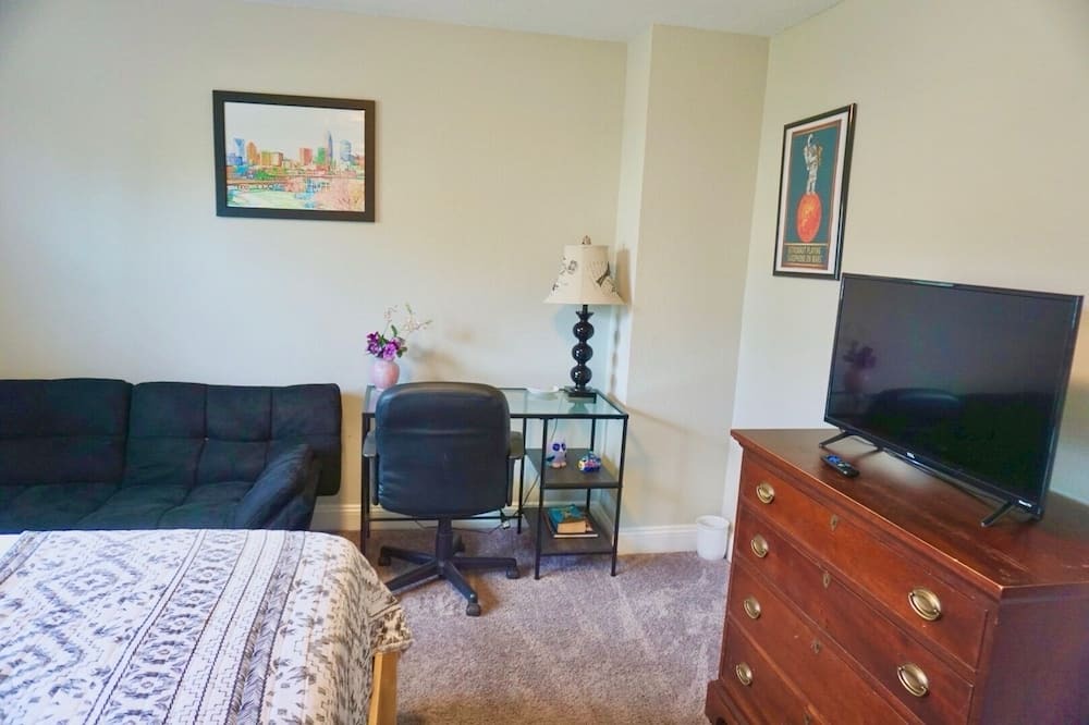 Photo of Bedroom in Villa Heights