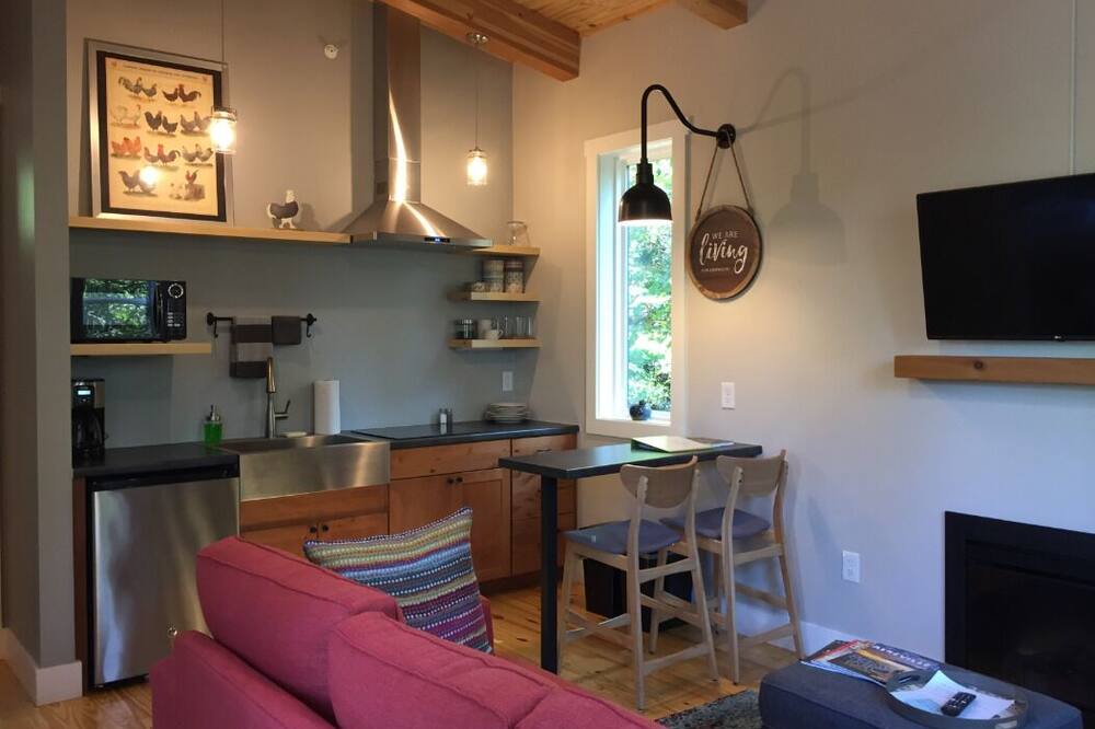 Photo of Bedroom in Weaverville