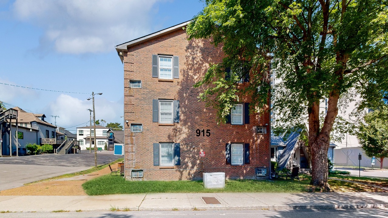 Photo of Outdoor in Music Row