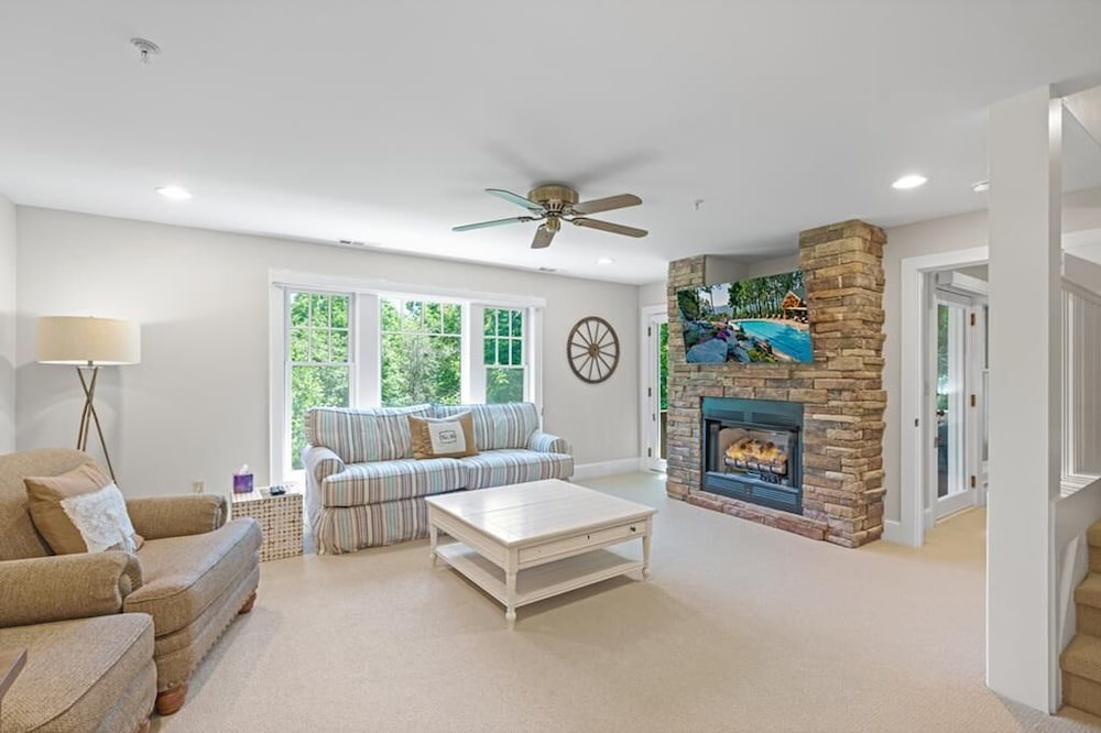 Photo of Livingroom in Foscoe
