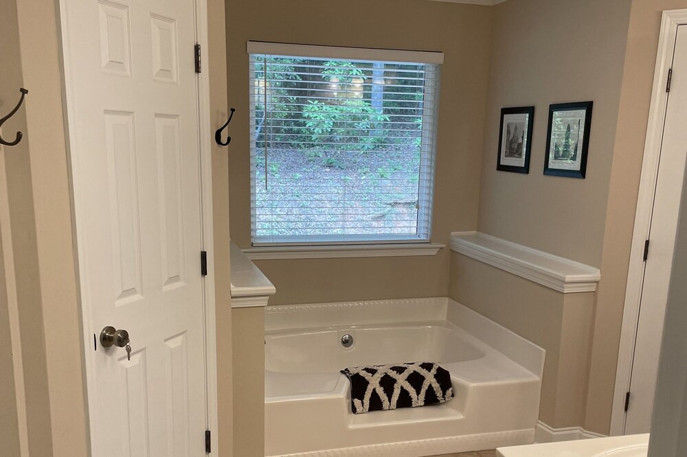 Photo of Bathroom in Tiger