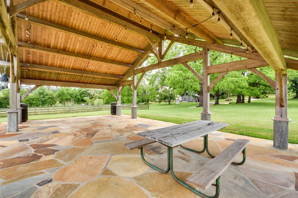 Photo of Patio Balcony in Mountain Rest