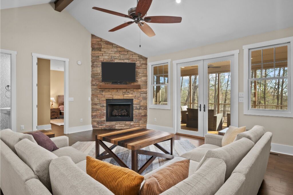 Photo of Livingroom in Lake Lure