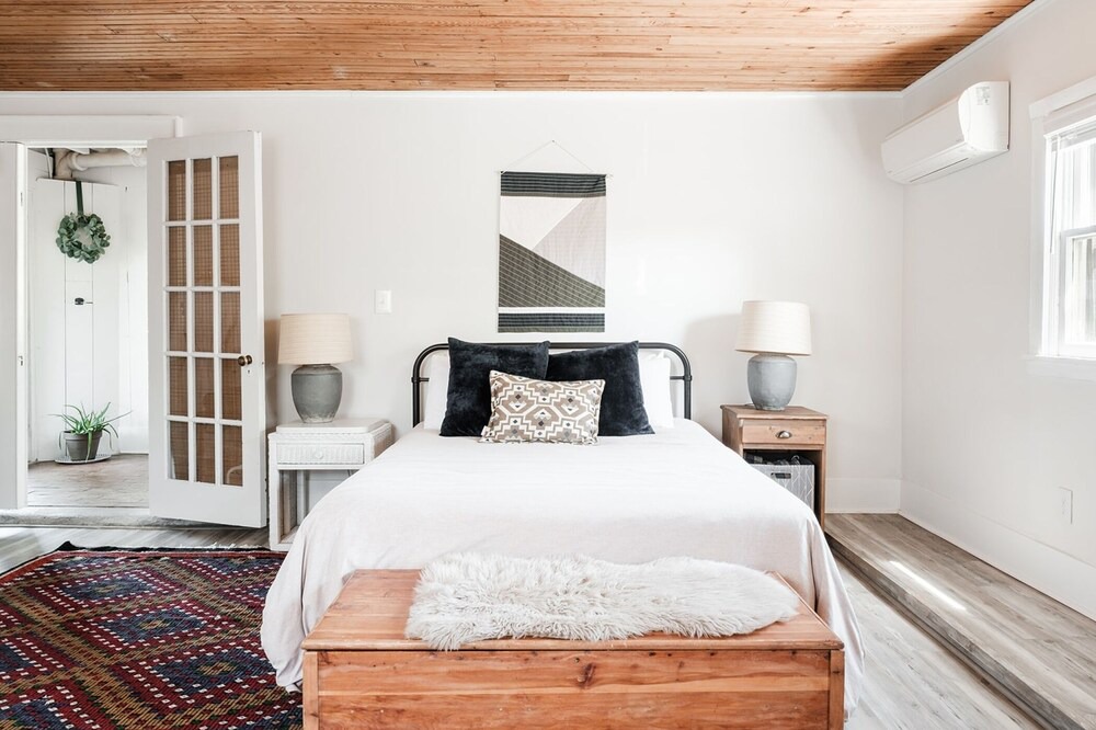 Photo of Bedroom in Morganton