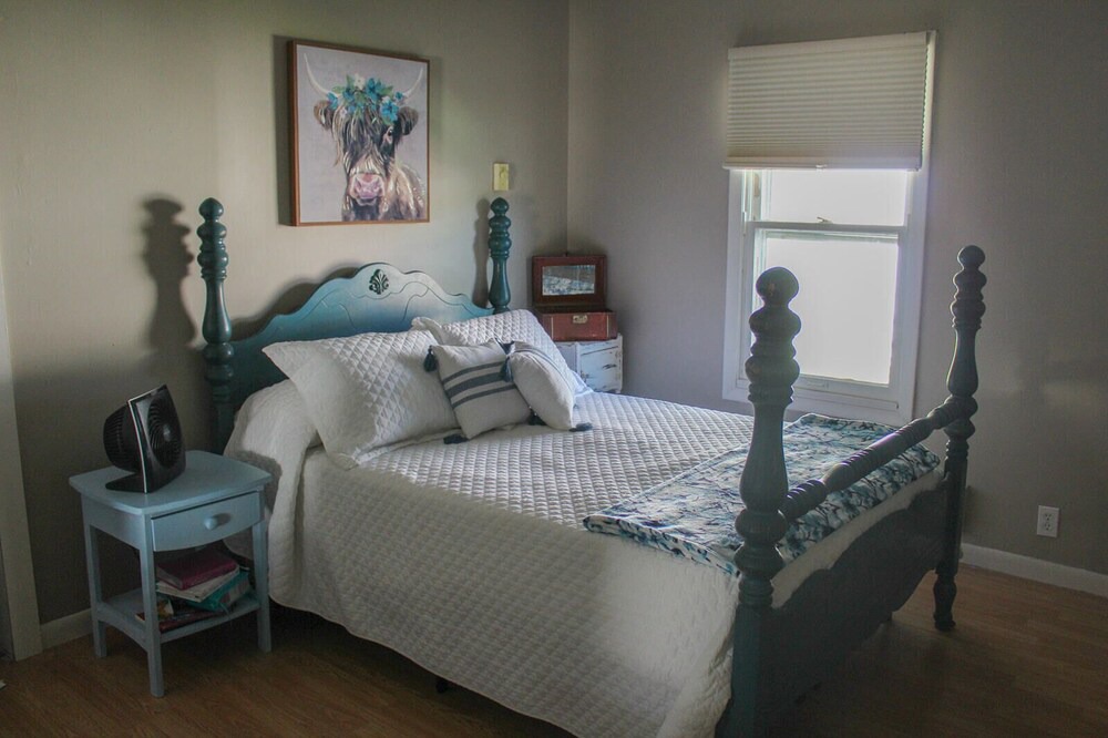 Photo of Bedroom in Olive Hill