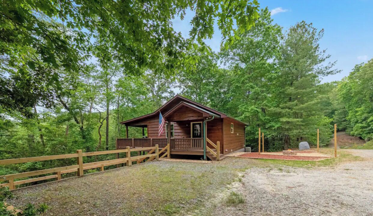 Photo of Outdoor in Cherry Log