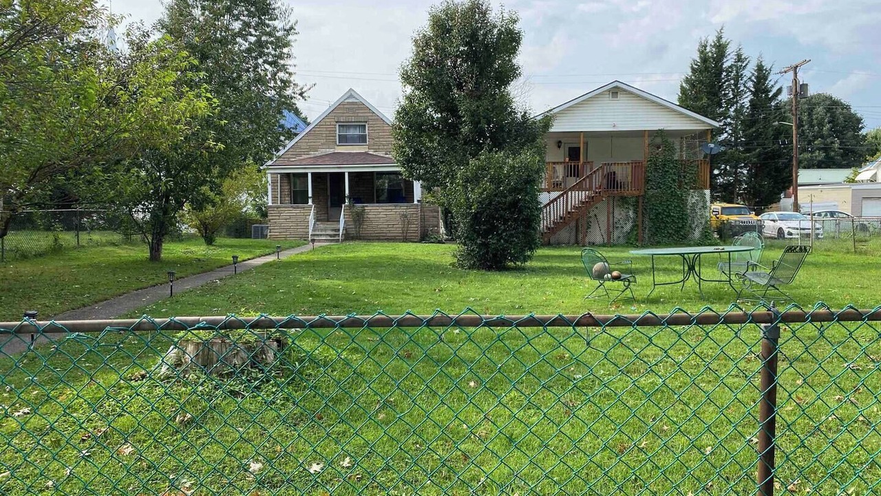 Photo of Buildings in South Charleston