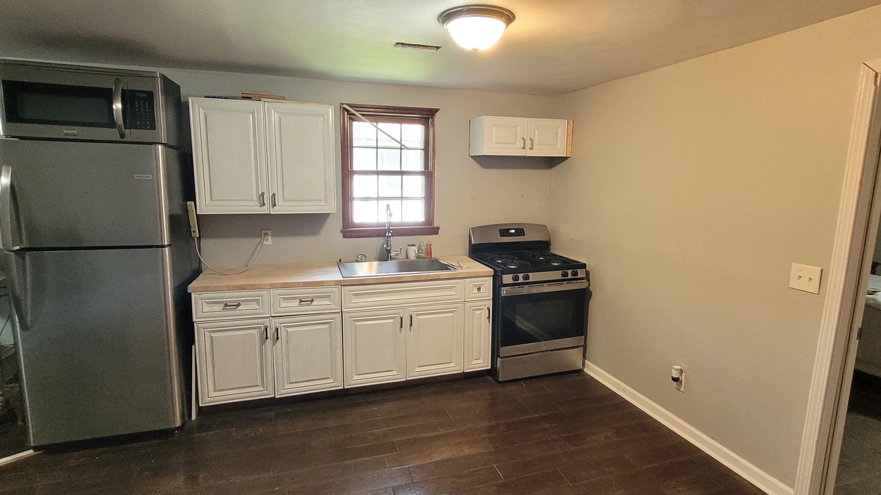 Photo of Kitchen in Summerville Historic District