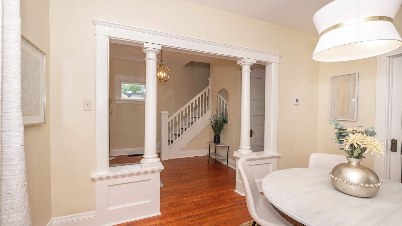 Photo of Outdoor in Roselawn Finance