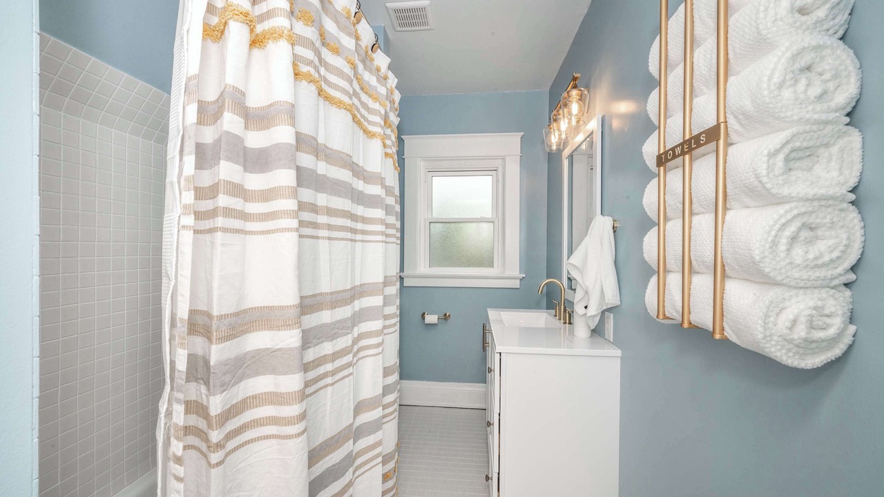 Photo of Bathroom in Roselawn Finance