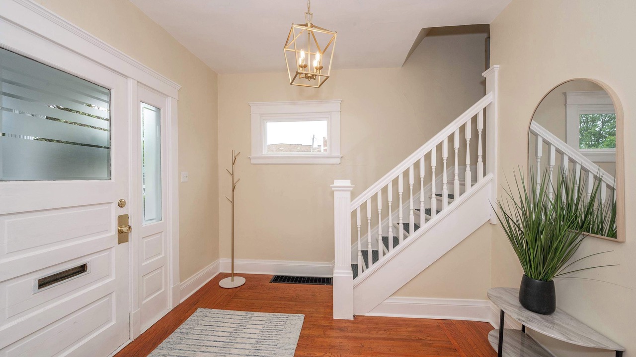 Photo of Outdoor in Roselawn Finance