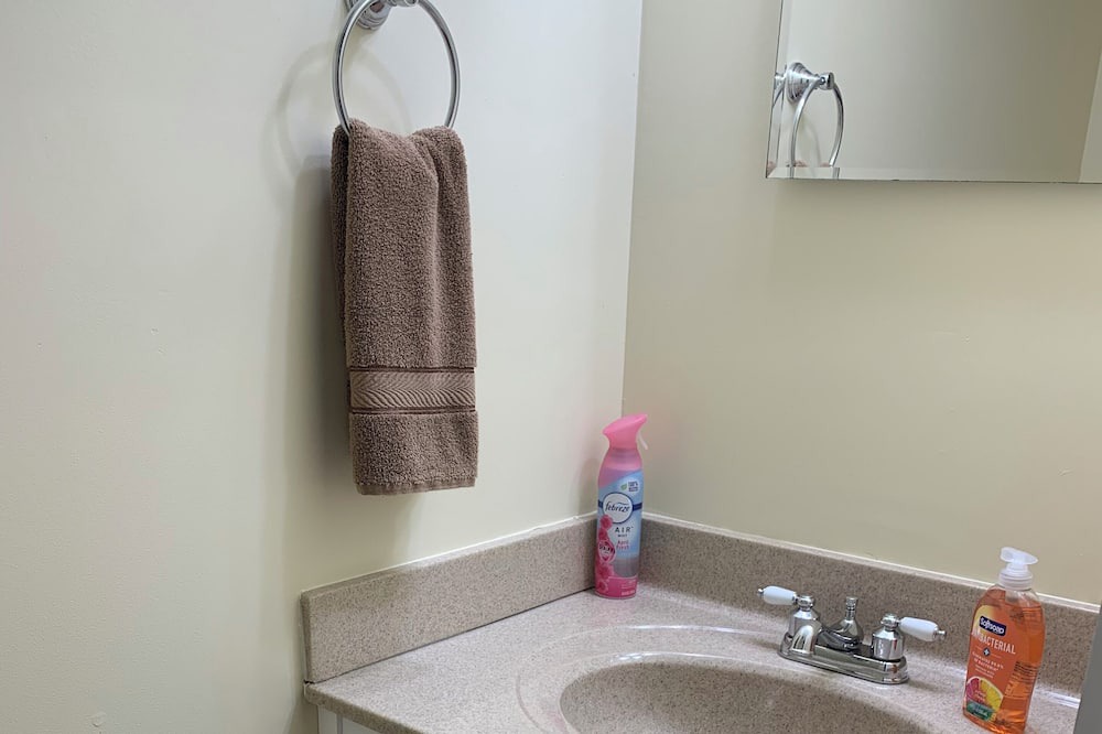Photo of Bathroom in Flat Top