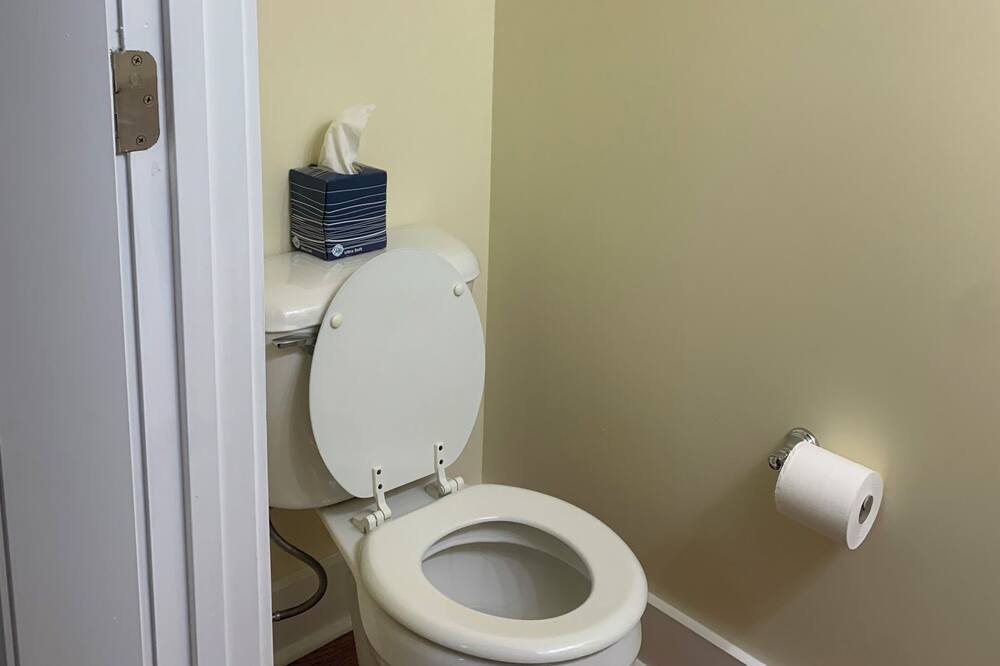 Photo of Bathroom in Flat Top