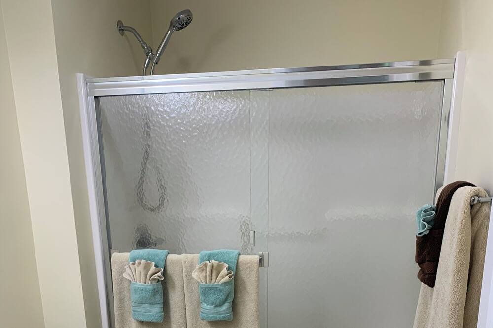 Photo of Bathroom in Flat Top