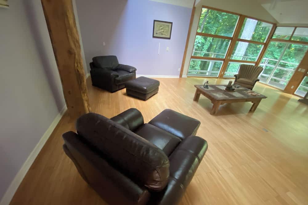 Photo of Livingroom in Northlake