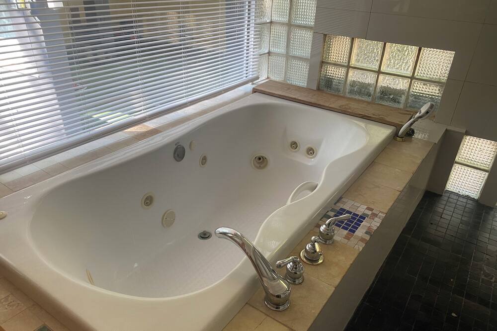 Photo of Bathroom in Northlake
